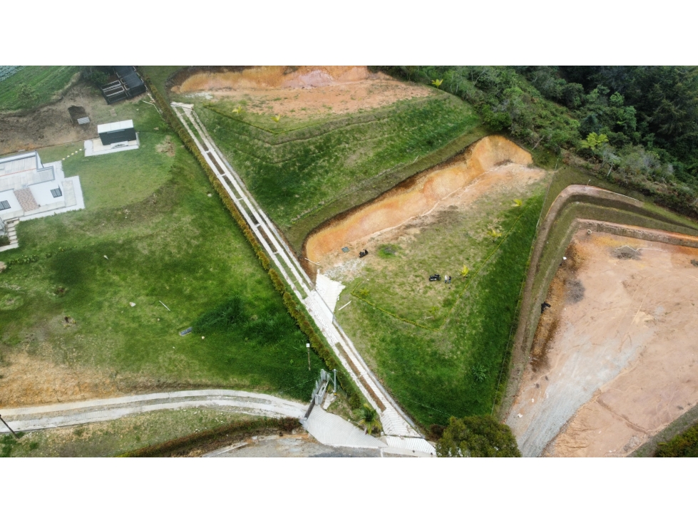 Venta de lotes sobre la vía hacia Guatapé en Marinilla, Antioquia — foto 3