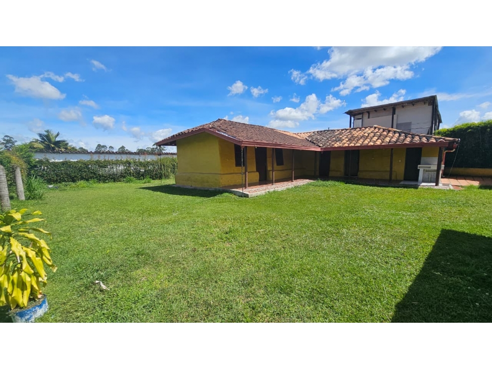 Venta de casa campesina en Llanogrande