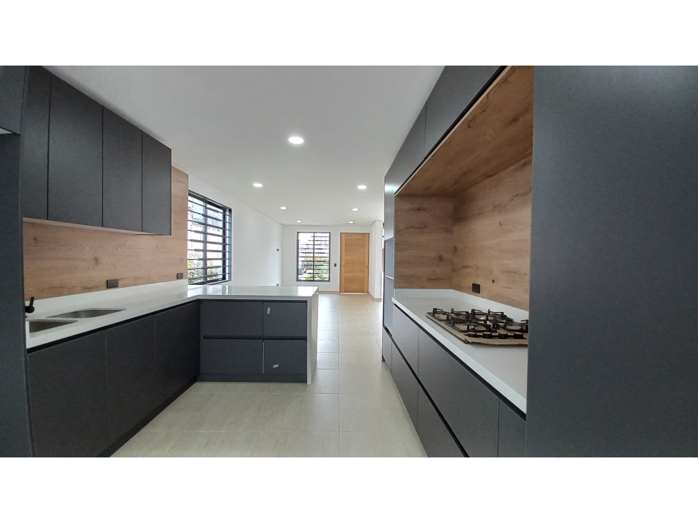 Venta de casa en exclusivo sector de San Antonio, Rionegro — foto 2