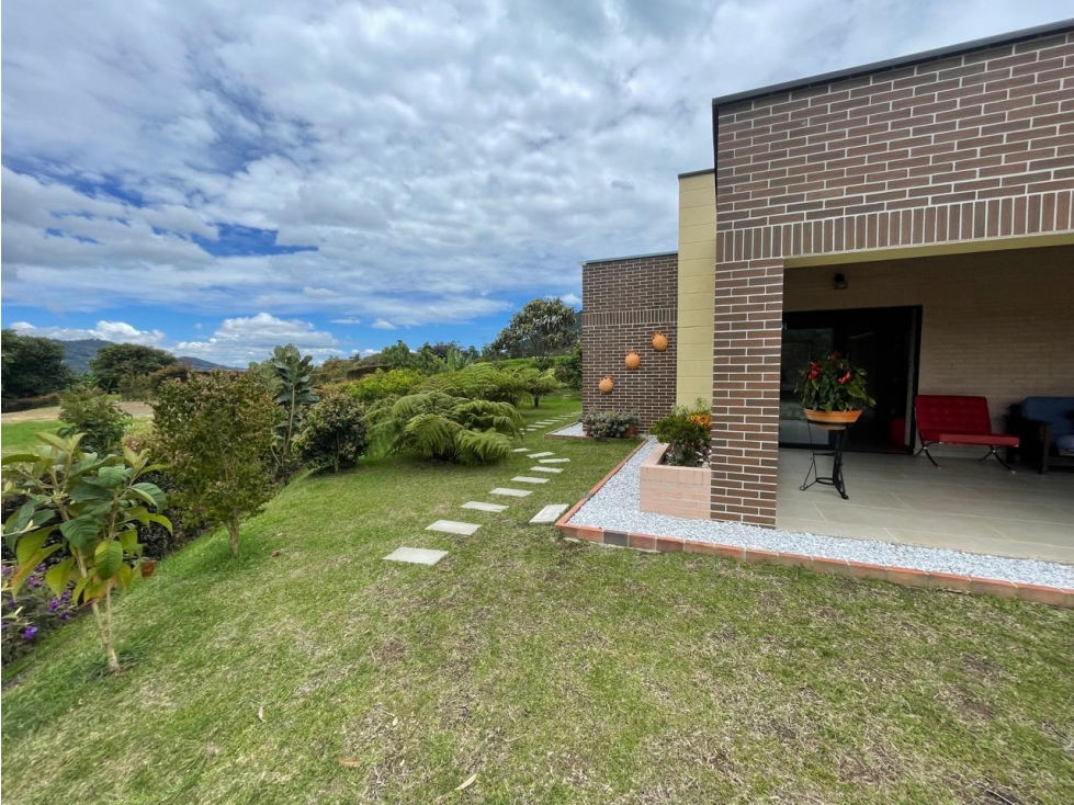Venta Hermosa casa de campo en parcelación vía san antonio la ceja — foto 3