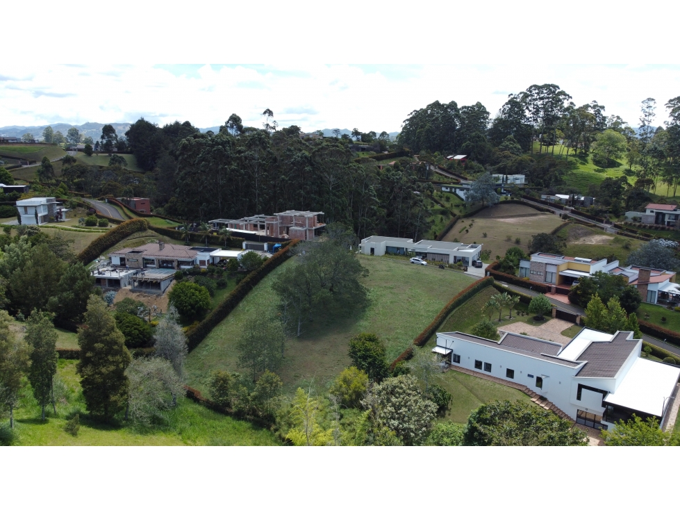 Venta de lote en parcelación sobre la vía San Antonio-La Ceja — foto 3