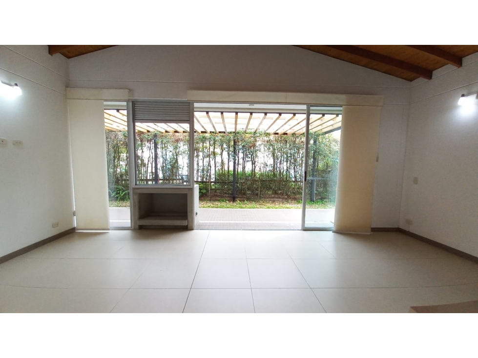 Venta de casa en unidad cerrada de El Retiro, Antioquia — foto 2
