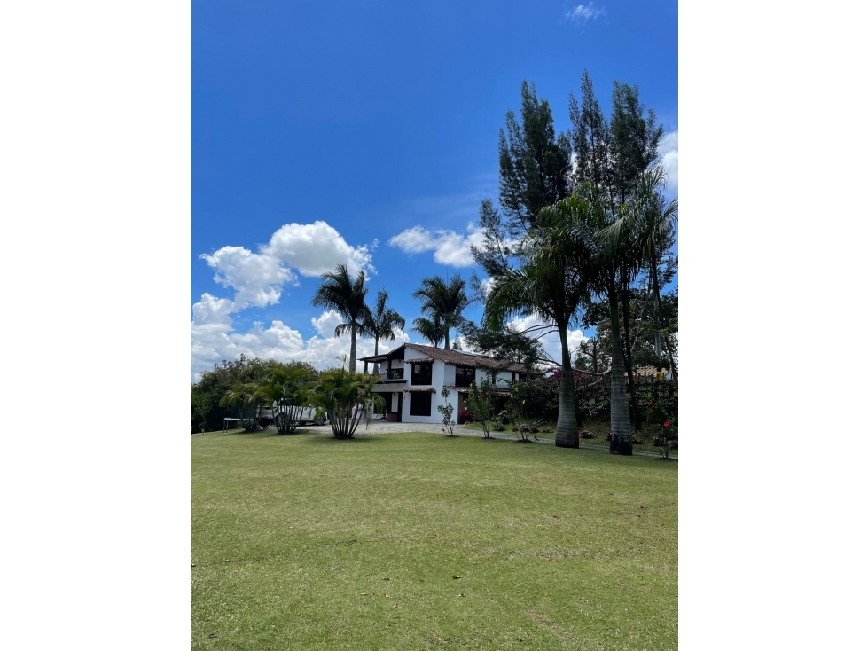 Venta de finca sobre la vía San Antonio - La Ceja