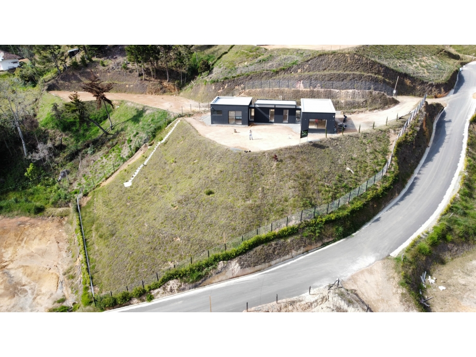 Venta de casa campestre en parcelación de San Vicente, Antioquia