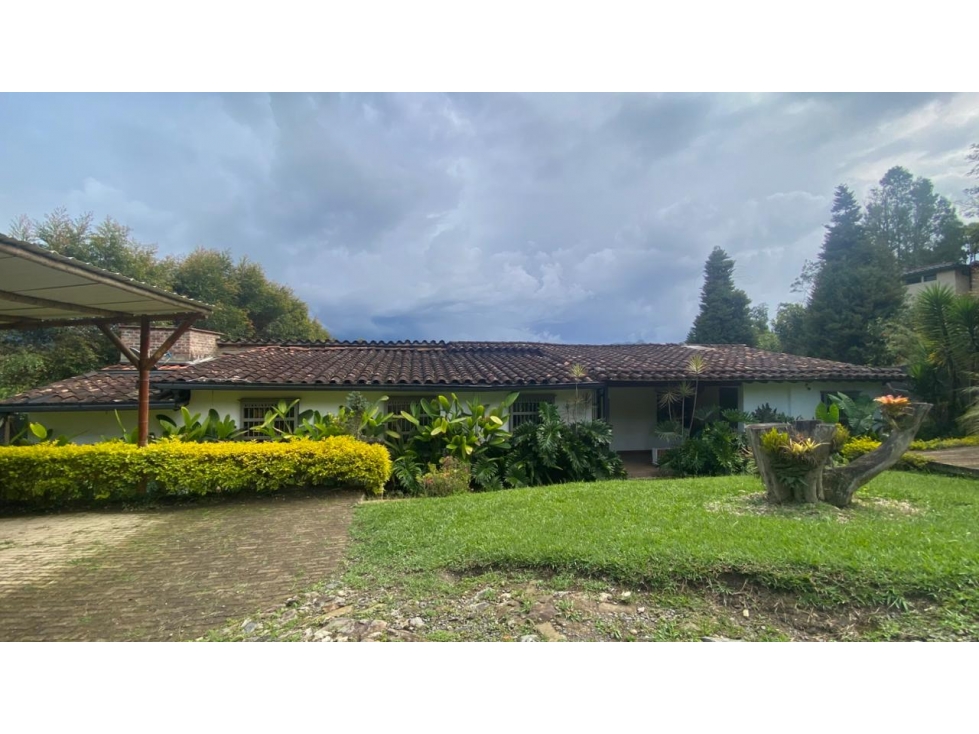 Venta de casa campestre en el Carmen de Viboral vereda Quirama