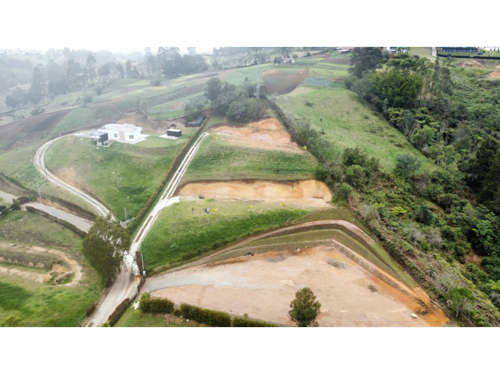 Venta de lotes sobre la vía hacia Guatapé en Marinilla, Antioquia — foto 2