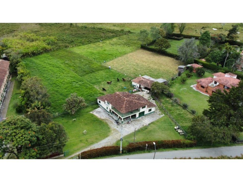 Venta de casa lote en Cabeceras Llanogrande