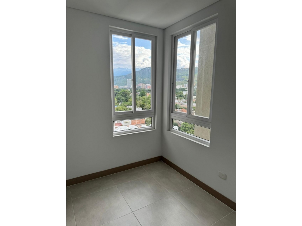 APARTAMENTO MODERNO CON VISTA A LAS MONTAÑAS Y A LA CIUDAD — foto 5