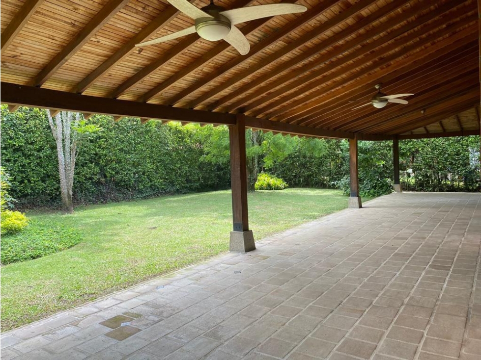 CASA CAMPESTRE EN PANCE RODEADA DE VERDE - 6