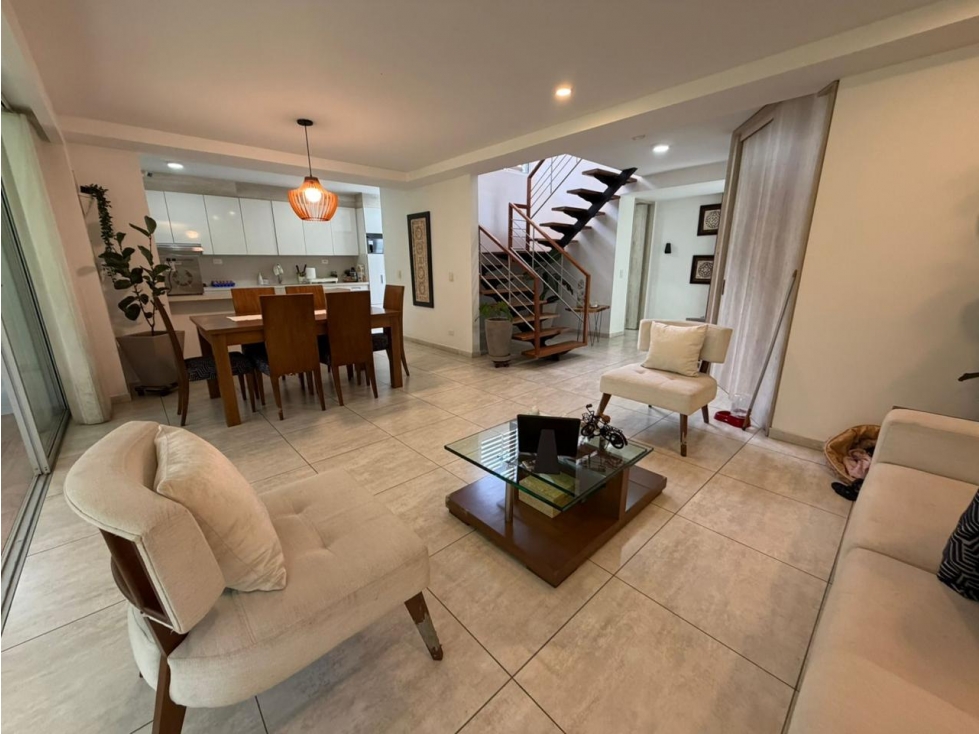 CASA EN CONJUNTO CERRADO RODEADA DE VERDE — foto 5