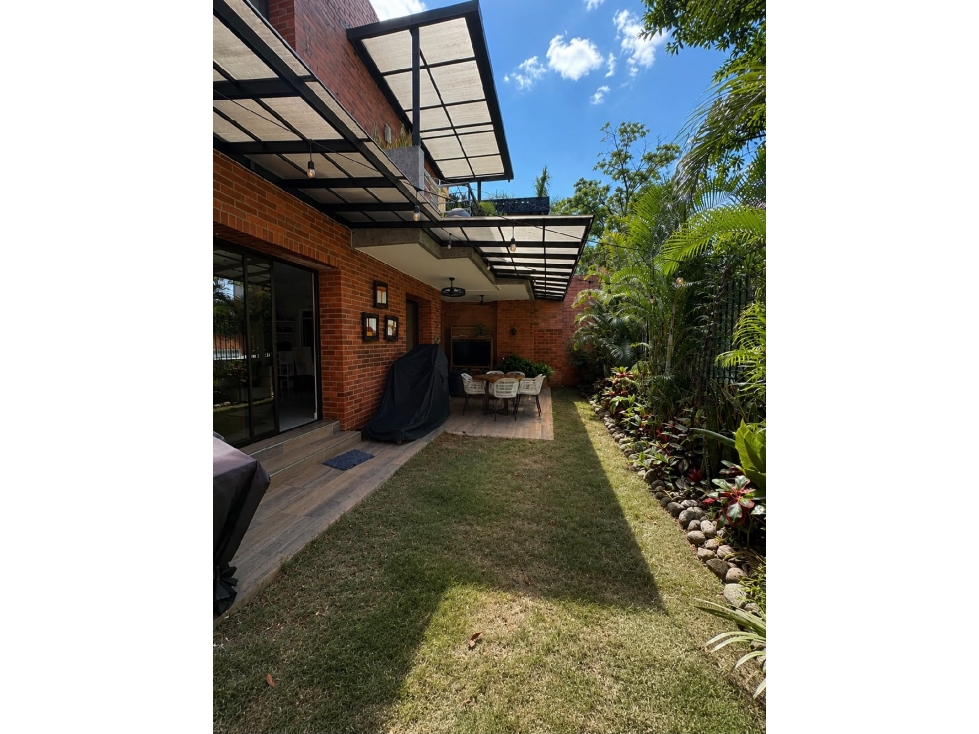 CASA EN UNIDAD CERRADA DE CIUDAD JARDIN — foto 2