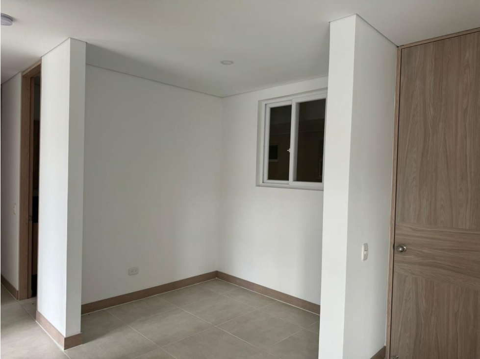 APARTAMENTO MODERNO CON VISTA A LAS MONTAÑAS Y A LA CIUDAD — foto 6