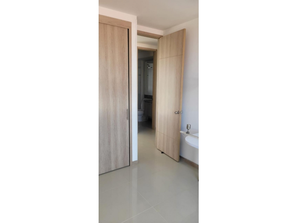 APARTAMENTO CON BUENOS ESPACIOS E ILUMINADO — foto 5