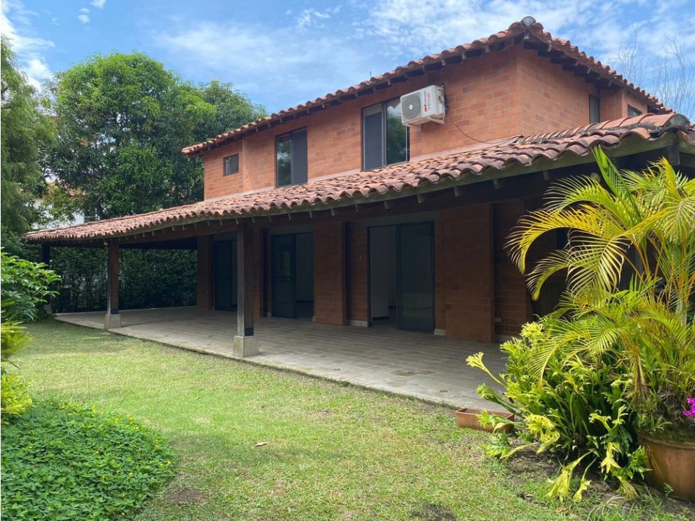 CASA CAMPESTRE EN PANCE RODEADA DE VERDE - 1