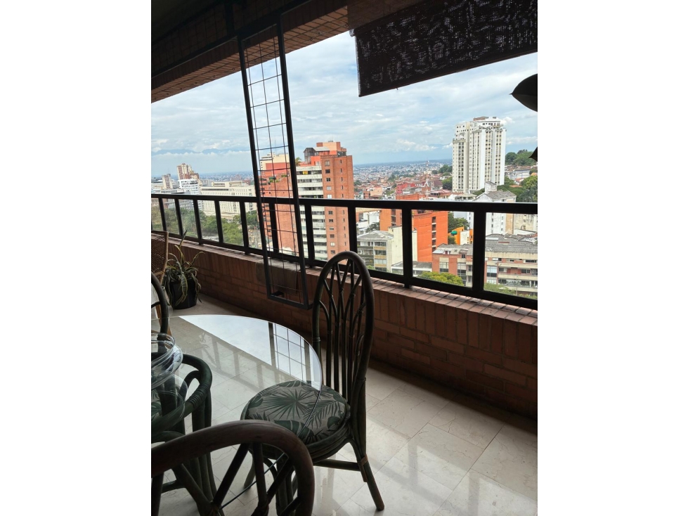 APARTAMENTO EN VENTA EN EL OESTE CON VISTA AL RIO Y LA CIUDAD