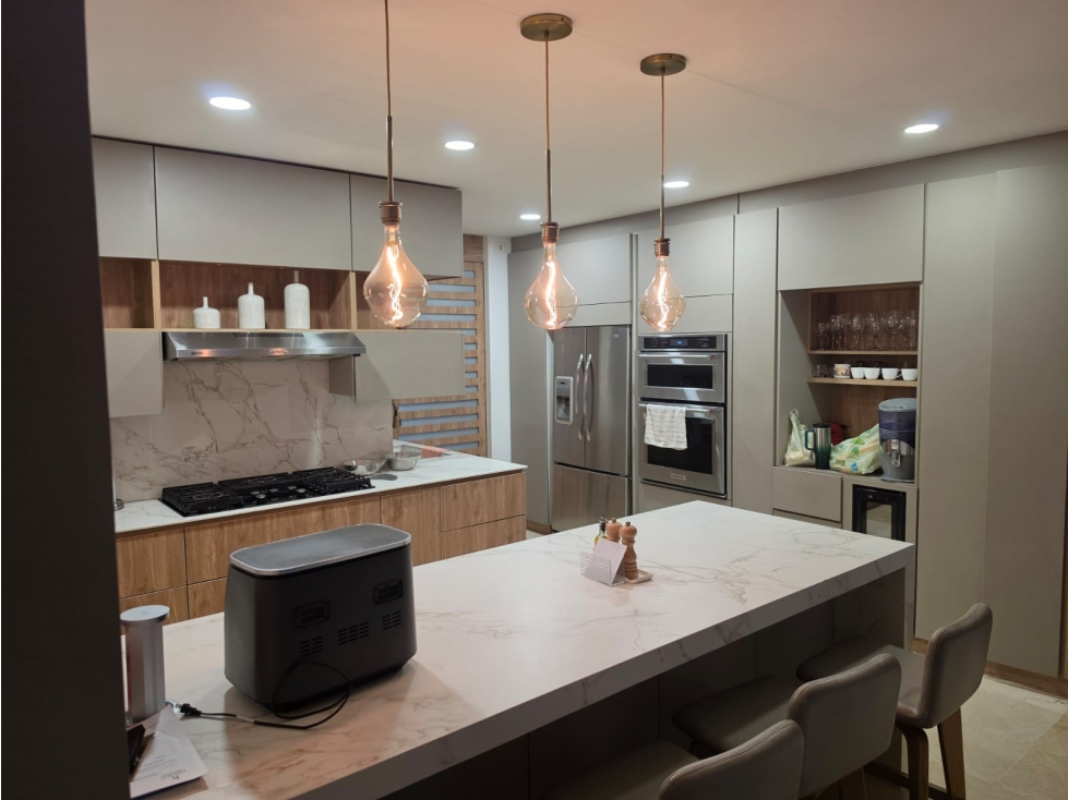 APARMENTO EN VENTA EN CRISTALES CON VISTA A LA CIUDAD REMODELADO — foto 3