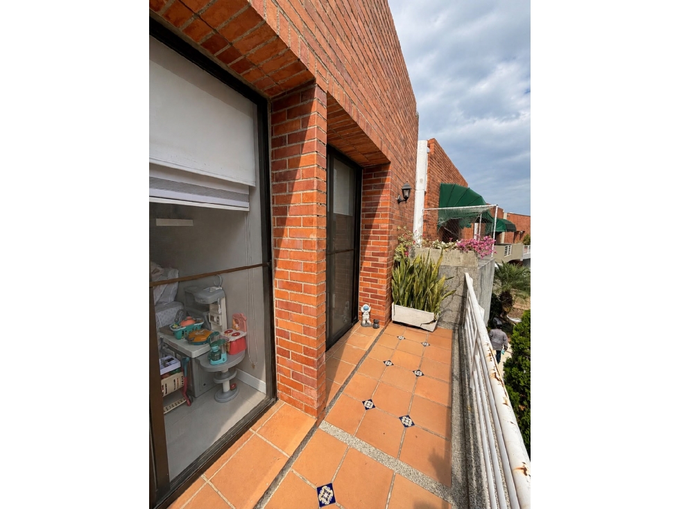 CASA EN UNIDAD CERRADA DE CIUDAD JARDIN — foto 3