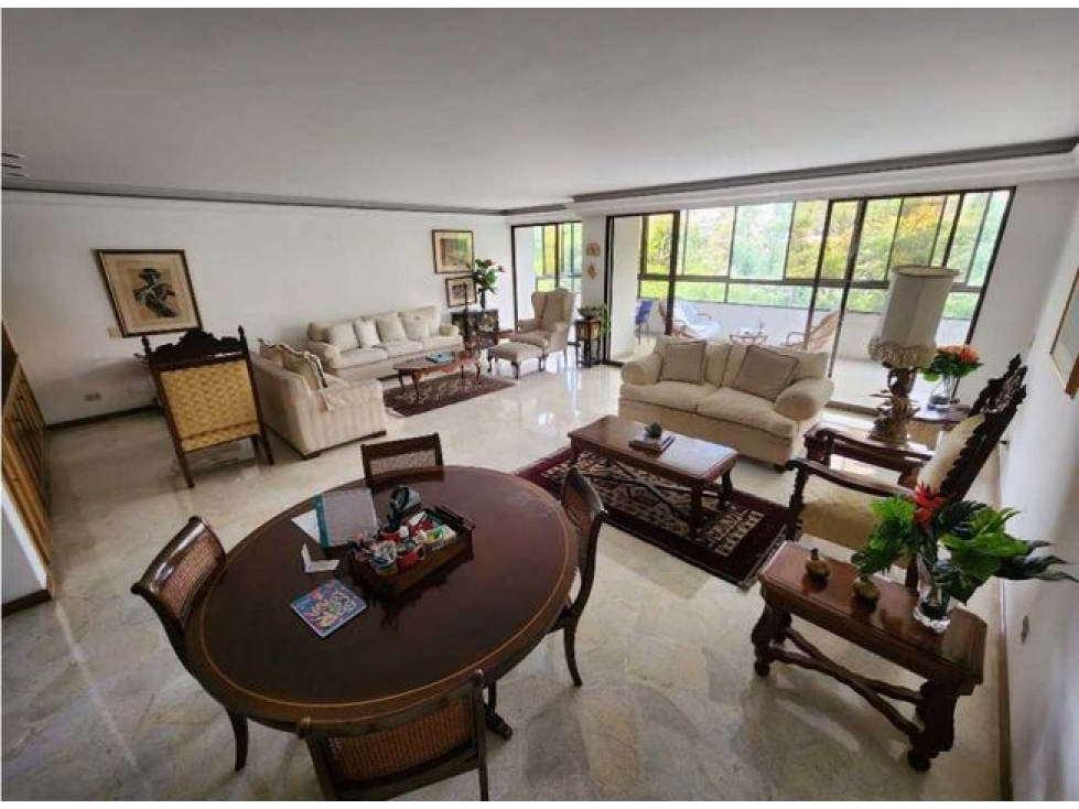 APARTAMENTO AMPLIO CON VISTA AL RIO