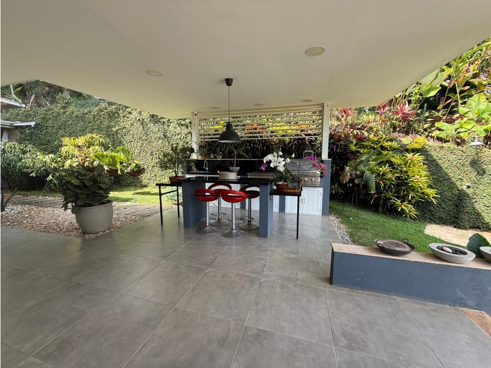 CASA DE UN PISO CON PISCINA Y JACUZZI — foto 4