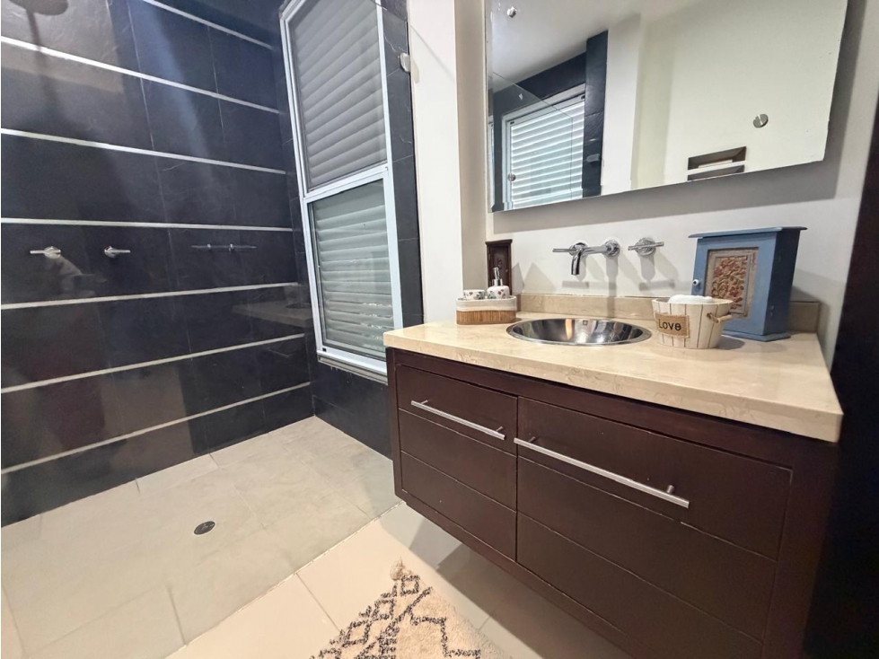 CASA CON PISCINA Y JACUZZI RODEADA DE VERDE EN UNIDAD CERRADA — foto 6