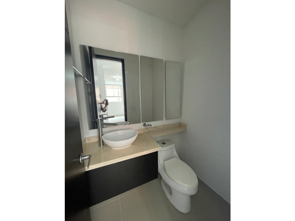 APARTAMENTO EN EL OESTE CON VISTA A LA MONTAÑA Y LA CIUDAD — foto 2