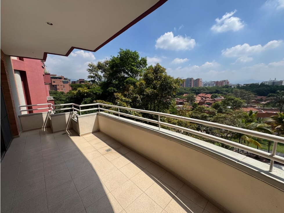APARTAMENTO EN CIUDAD JARDIN CON VISTA A ZONA VERDE Y RESERVA