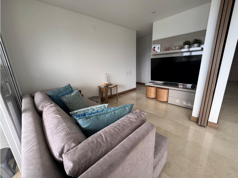APARTAMENTO MODERNO CON VISTA A LA CIUDAD Y A LOS FARALLONES — foto 4