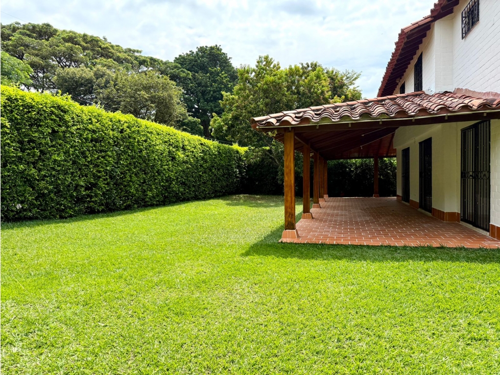 CASA CAMPESTRE RODEADA DE VERDE — foto 3