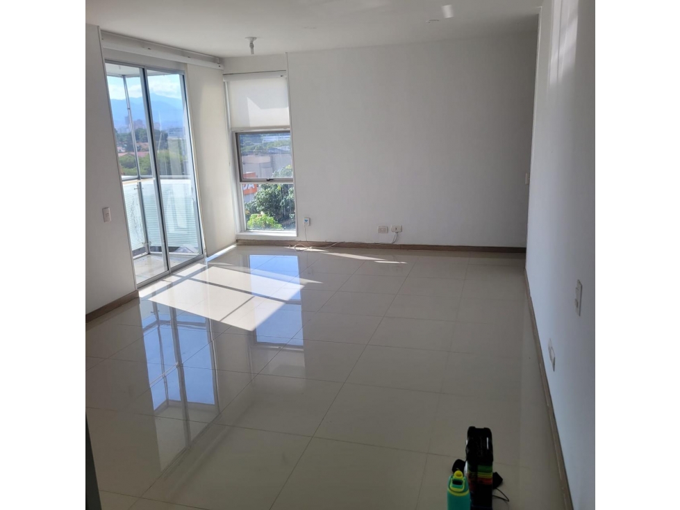 APARTAMENTO CON BUENOS ESPACIOS E ILUMINADO — foto 3