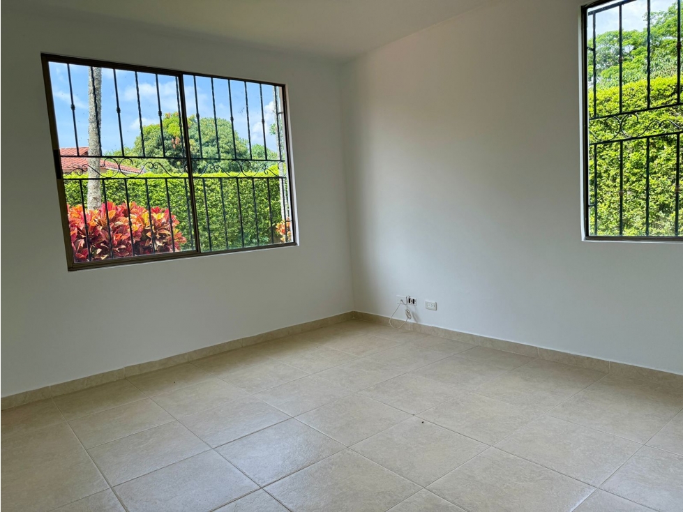 CASA CAMPESTRE RODEADA DE VERDE — foto 4