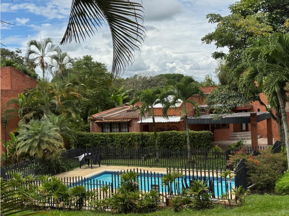 CASA CAMPESTRE EN UNIDAD DE CALI