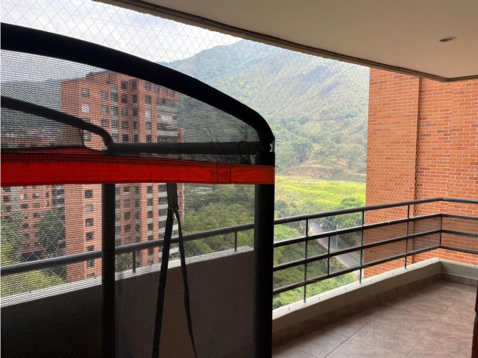 APARTAMENTO CON VISTA A LA CIUDAD Y LAS MONTAÑAS — foto 5