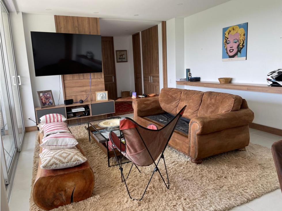 APARTAMENTO MODERNO CON VISTA A LA CIUDAD Y LOS FARALLONES — foto 4