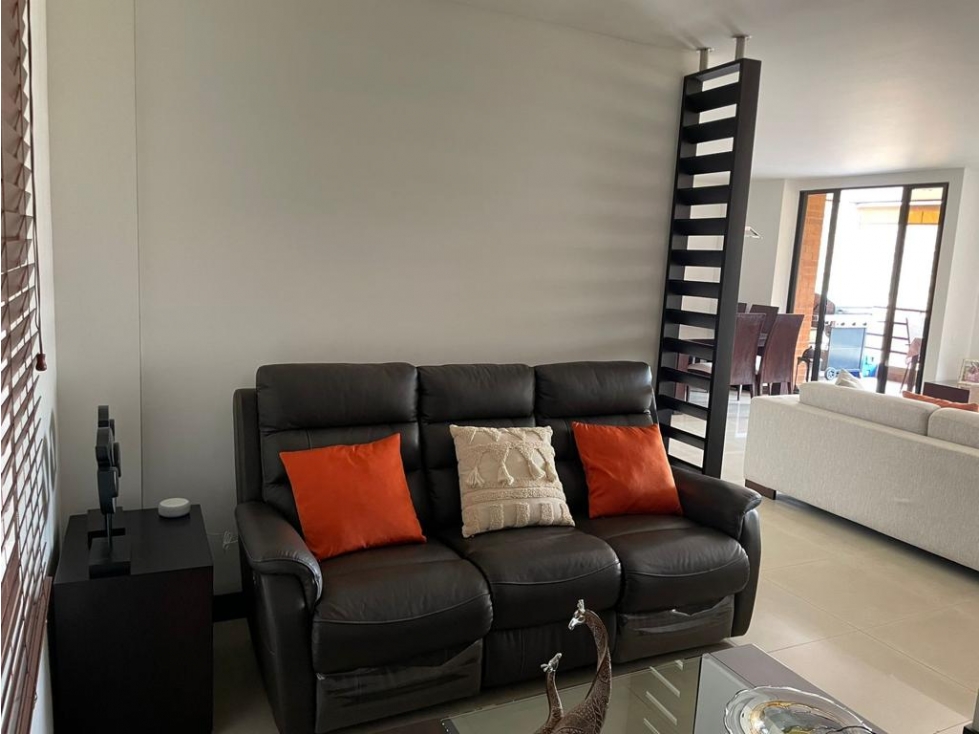 APARTAMENTO CON VISTA A LA CIUDAD Y LAS MONTAÑAS — foto 6