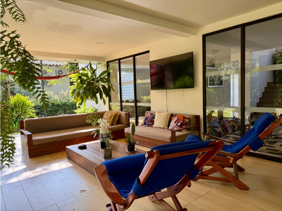 CASA CAMPESTRE EN UNIDAD CON VISTA A LOS CAMPOS DEL CLUB FARALLONES