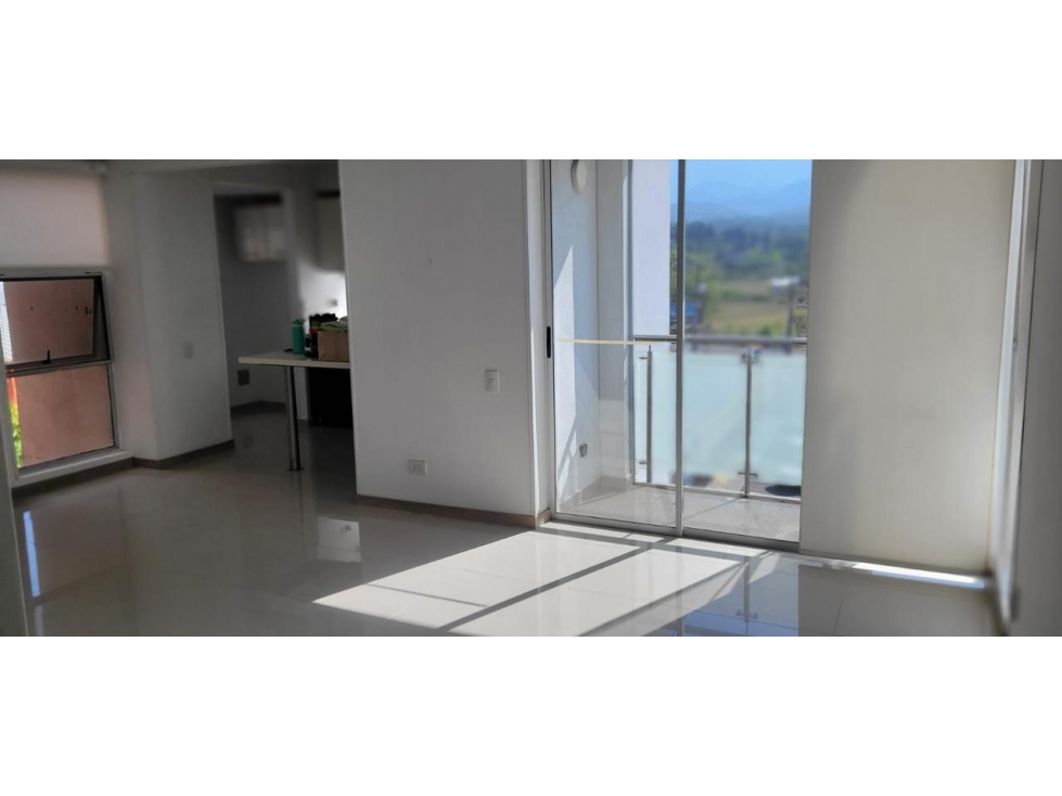 APARTAMENTO CON BUENOS ESPACIOS E ILUMINADO — foto 4