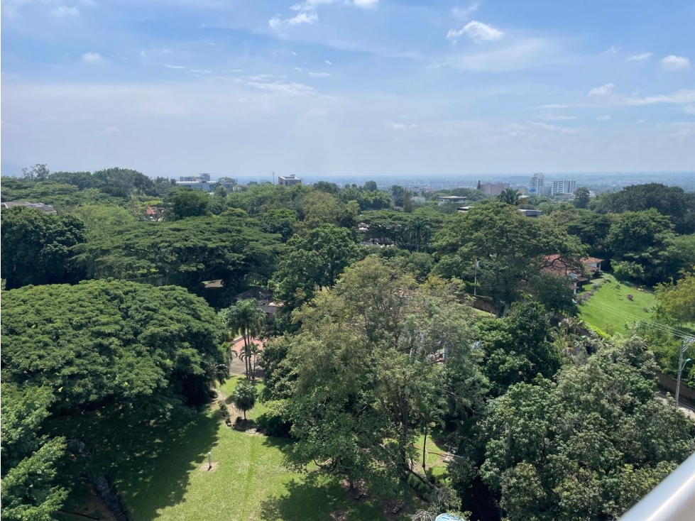 APARTAMENTO MODERNO CON VISTA A LA CIUDAD Y LOS FARALLONES — foto 2