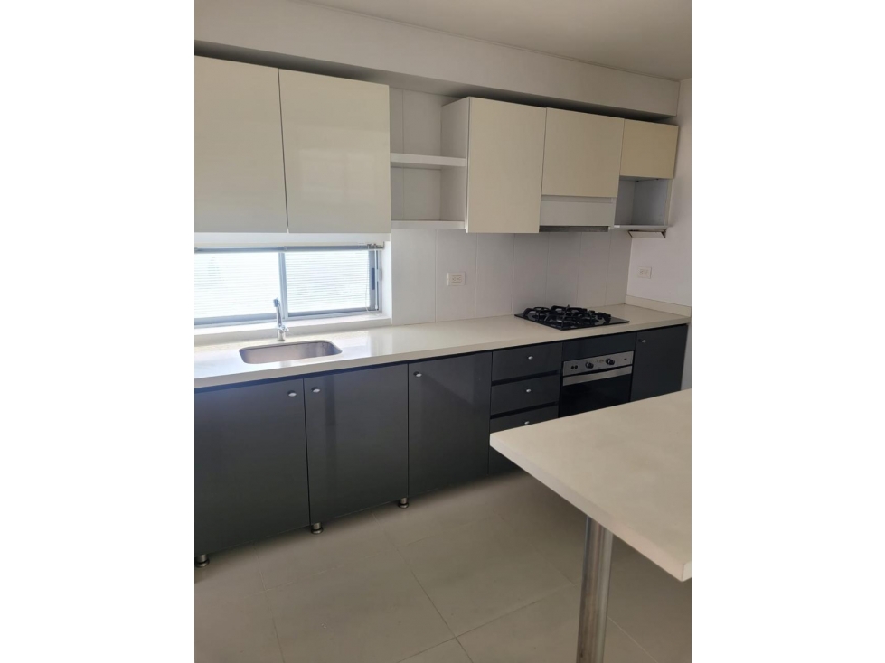 APARTAMENTO CON BUENOS ESPACIOS E ILUMINADO — foto 6