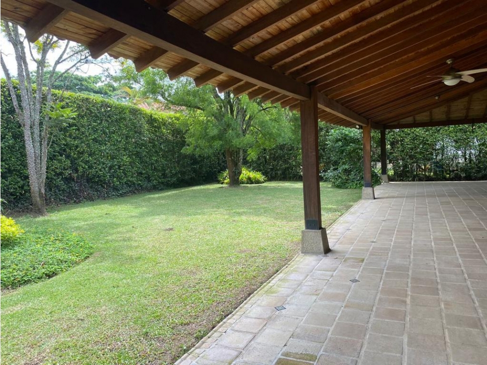 CASA CAMPESTRE EN PANCE RODEADA DE VERDE - 4