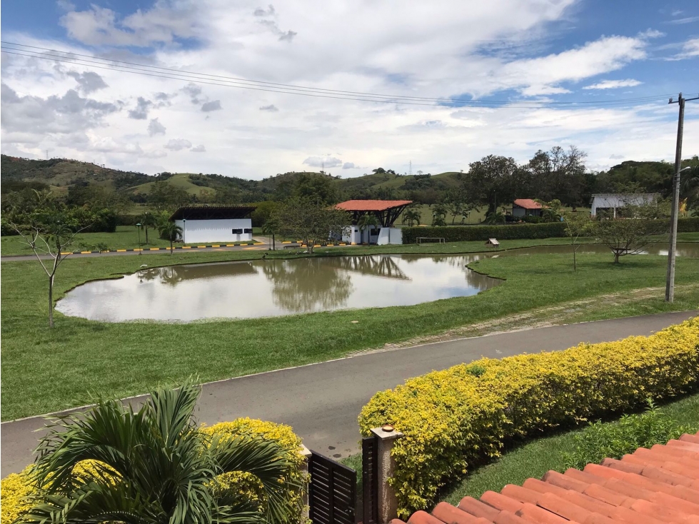 CASA EN CONDOMINIO CON VISTA AL LAGO SUR DE CALI