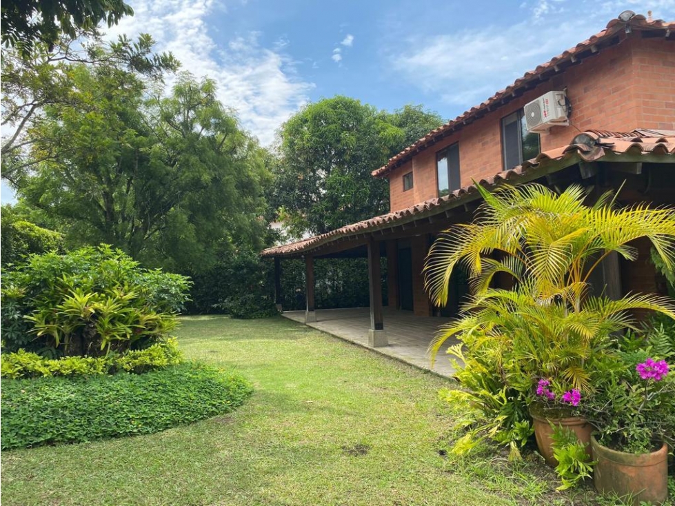 CASA CAMPESTRE EN PANCE RODEADA DE VERDE - 5