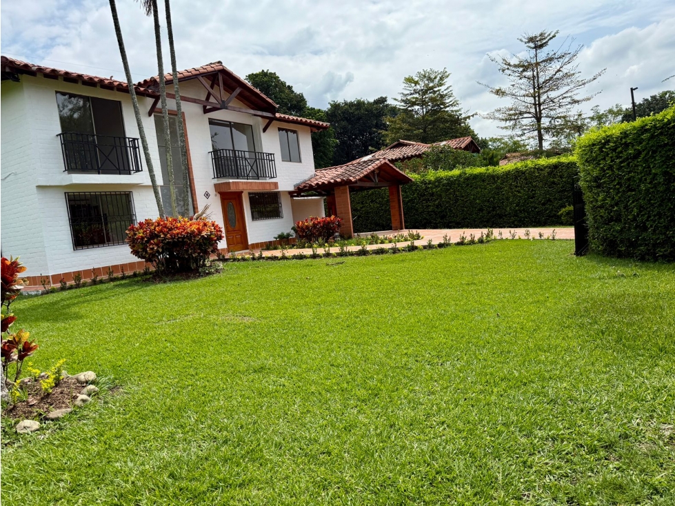 CASA CAMPESTRE RODEADA DE VERDE — foto 2