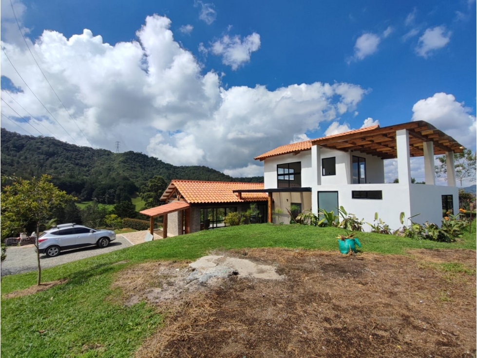 Casa Campestre en Venta El Tambo, La Ceja