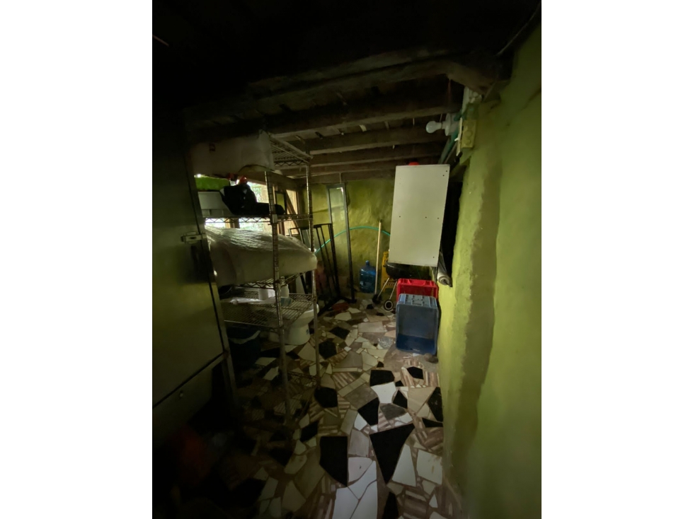 EN VENTA Y RENTA LOCAL COMERCIAL CON PARQUEADEROS VIA LA FLORIDA - 4