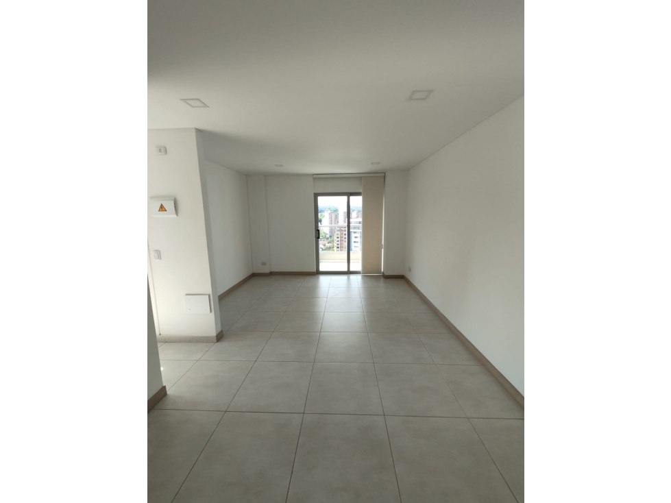 SE RENTA HERMOSO APARTAMENTO EN LOS ALPES — foto 2