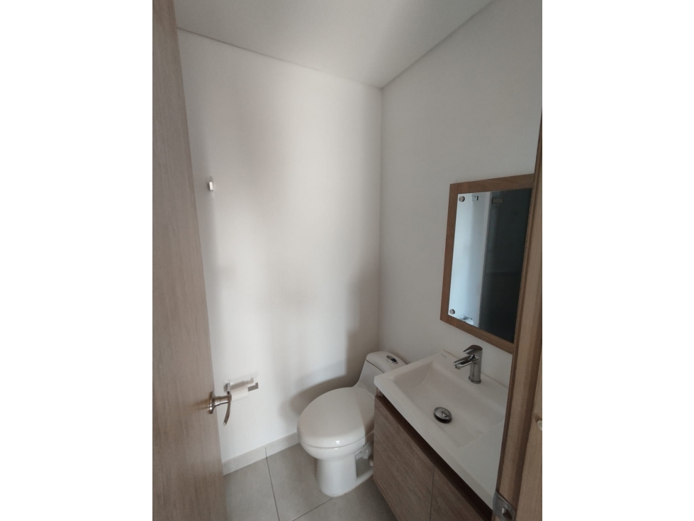 SE RENTA HERMOSO APARTAMENTO EN LOS ALPES — foto 6