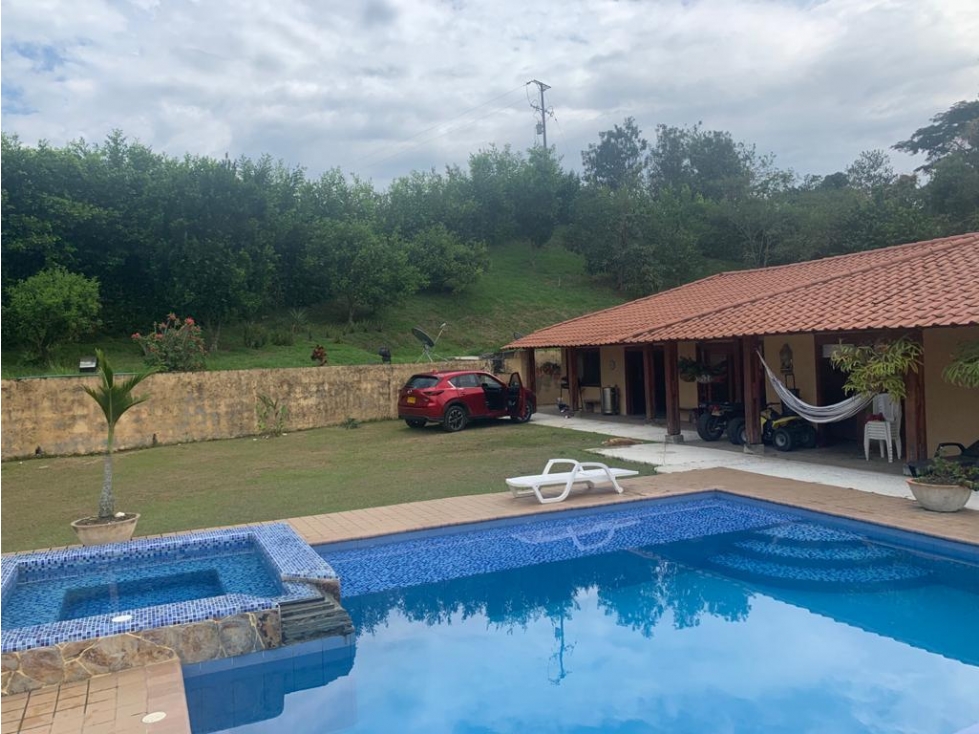 SE VENDE ESPECTACULAR CASA CAMPESTRE EN VITERBO - 2