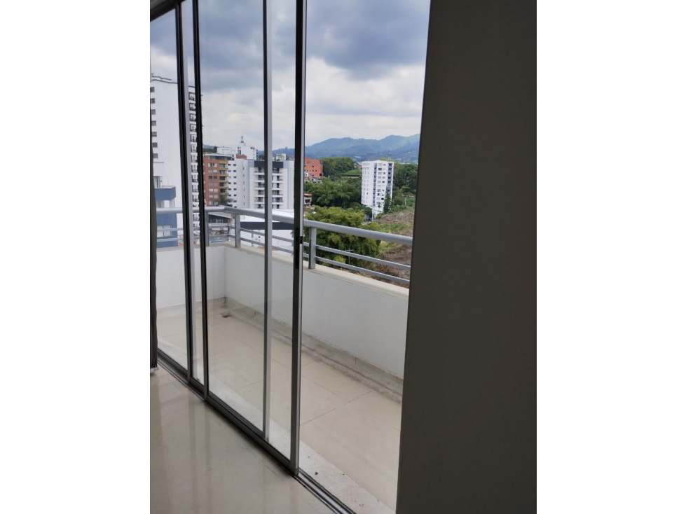 SE VENDE ESPECTACULAR PENTHOUSE EN PINARES — foto 2