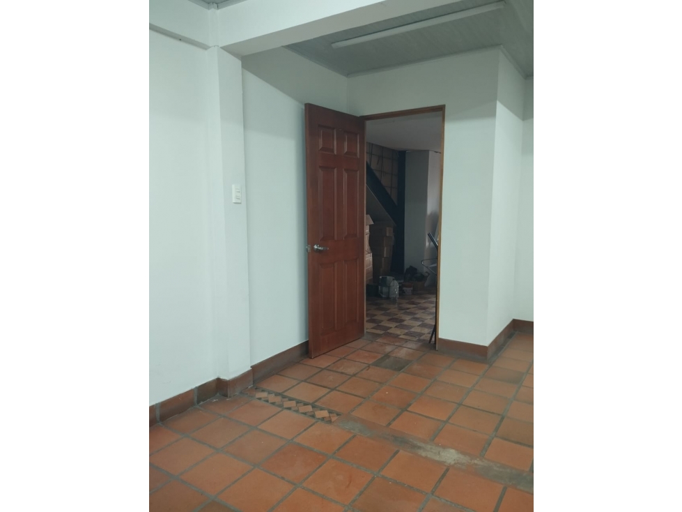 SE RENTA EXCELENTE BODEGA COMERCIAL EN DOSQUEBRADAS - 6