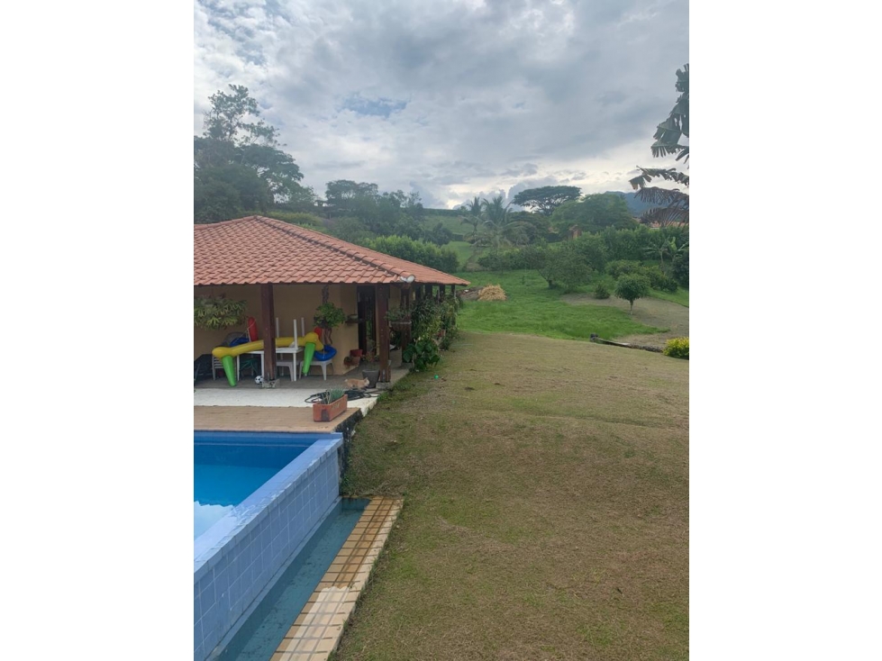 SE VENDE ESPECTACULAR CASA CAMPESTRE EN VITERBO - 3